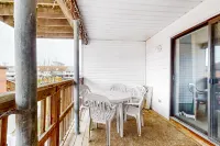 Jockey Beach Club 235