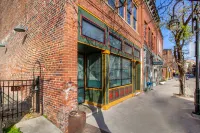 The Quiet Old City Hideout