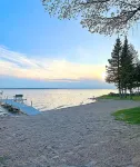 Premier Lakeshore Retreat
