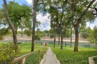 Stunning River Views and Cozy Comfort - Idyllic Vacation Haven