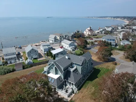 Brand New,  Villa Je t’aime, Across the Street from the beach, Sleeps 6 adults