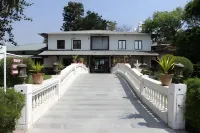 Sathyam Grand Resort, Sriperumbudur فنادق في Sriperumbudur