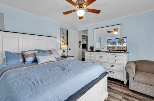 3 BEDROOM BEACH HOUSE WITH GOLF CART!