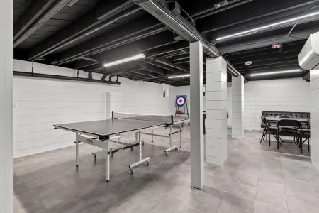 Hampton’s Haven: Heated Pool, Hot Tub & Gameroom! 2 Miles to Rogers Beach