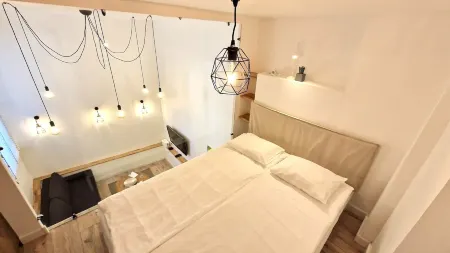 Zema5 Old Town Loft Отели рядом с достопримечательностью «404»