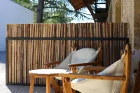 Hôtel Séquoias Hotels in L'Isle-d'Abeau