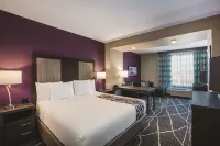 La Quinta Inn & Suites by Wyndham Dallas Northeast-Arboretum Hotels in Garland
