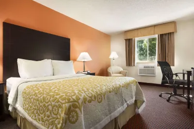 Days Inn by Wyndham Greenwood SC Hotels in Гринвуд