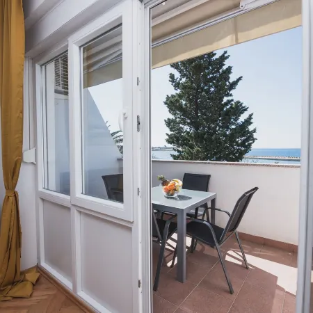Apartments by the Sea Semy