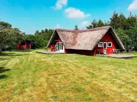Tranquil Thatched Cottage on Romo-by Traum