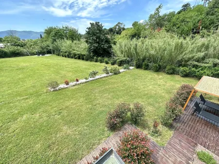 Le Village Sarzana Отели в г. Поденцана