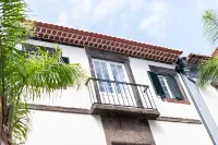 Apartamentos Ferreiros by Heart of Funchal Hotels in 