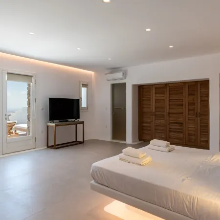 Mykonos Divino