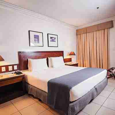 Metropolitan Hotel Rooms