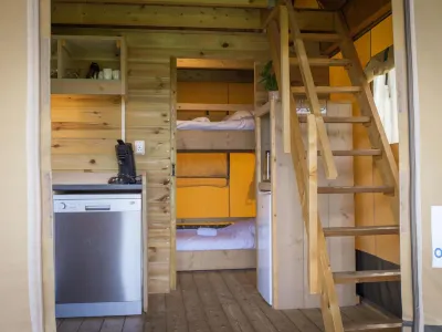 Well Furnished Tent Lodge with Terrace Near Veluwe Hotels in 