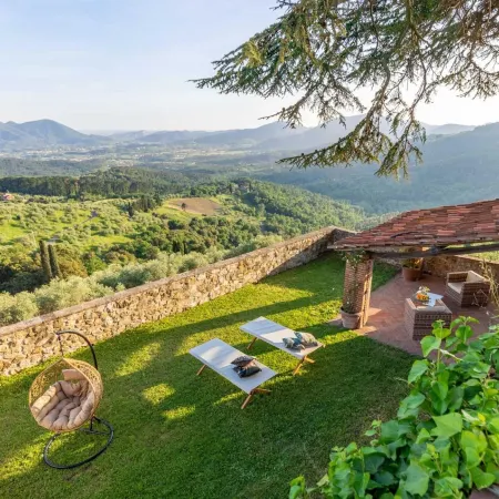 Villa Borbone - Perched on the Lucca Hills
