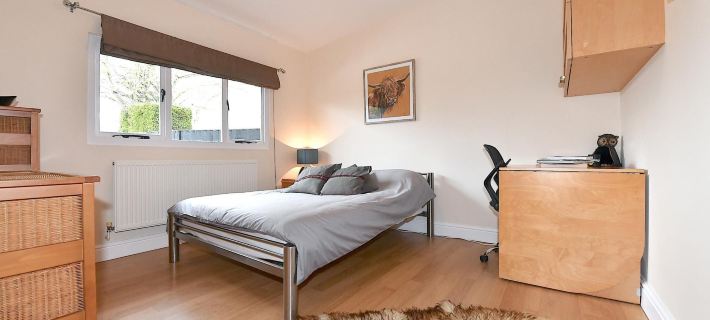 Gorgeous 3Bd Cottage with Parking Nr Guildford Hotels in Guildford