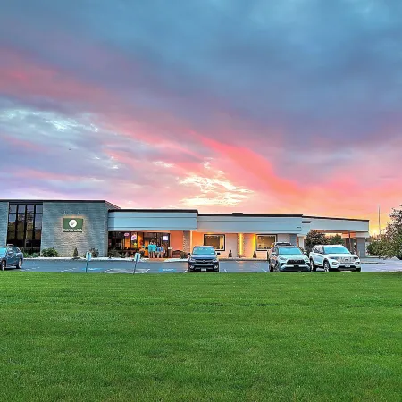 The Lux Hotel & Conference Center, Ascend Hotel Collection