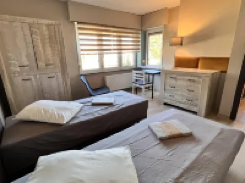 8P 4B Beautiful House with 4 Bedrooms in Hees Hotels in Bilzen