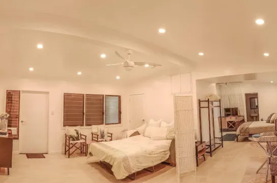 Renovated 2-Bed Cottage - Sleeps 4 - Free Parking