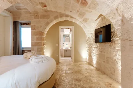 Aeris Suite & Relax Отели рядом с достопримечательностью «Centro Storico di Polignano a Mare»