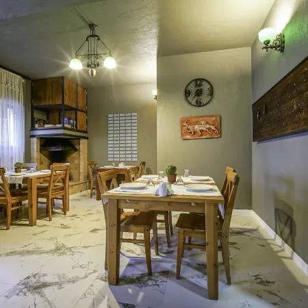The Green Goose Hotel
