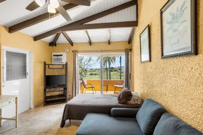 A Getaway from Your Getaway 1 Bedroom Condo by RedAwning โรงแรมใน