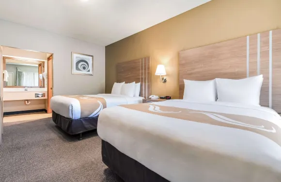 班布里治島凱藝套房酒店