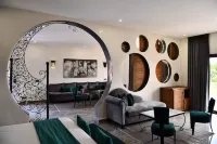 Oscar Hotel by Atlas Studios - bar