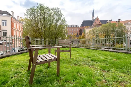 EU Parliament Terrace Residence Отели рядом с достопримечательностью «Парк Тенбош»