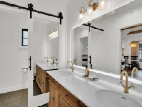 The Scout Boutique Cottages Hotels in Sisters