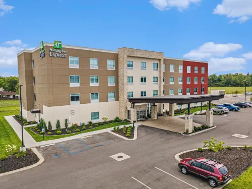 Holiday Inn Express SOUTH HAVEN by IHG - parking