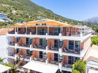 Hotel Grand Nefeli Hotels in Apollonii