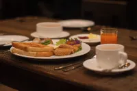 ماجيستيك ليك فرونت هوتل آند سويتس - فطور