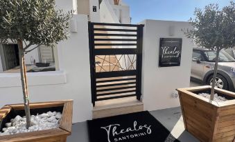 Thealos Santorini ( Close to Square)