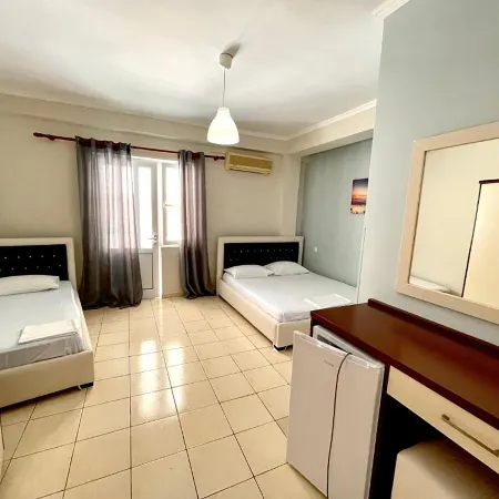 Foris Rooms