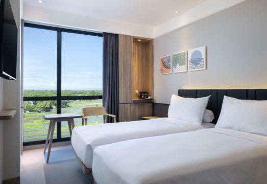 3. 이비스 욕야카르..