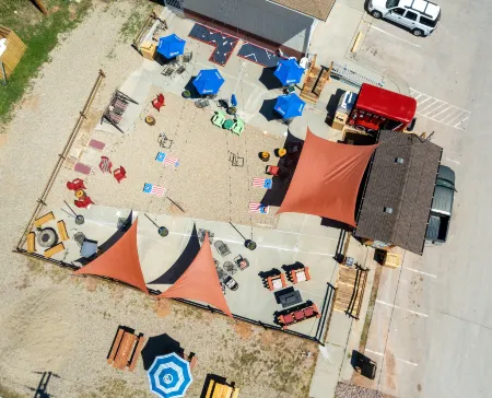 Springs Lodge & Cafe Отели рядом с достопримечательностью «Black Hills Putt 4 Fun»