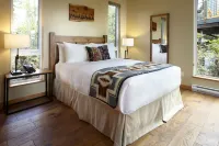 Middle Beach Lodge Hotels in Tofino