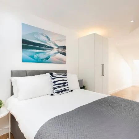 Skyvillion - Huge 4Bed Apartment W/Balcony&Parking