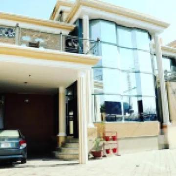 โรงแรมเซเรน่าพาเลซ โรงแรมใน