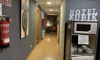 KubiK HOTEL - Housity