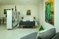 Luxurious Family Three Story House with Mamad by Sea N' Rent