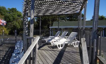 Jonathan Edwards Motel