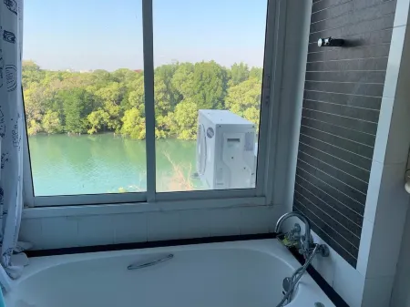 Banchaitalay Room Отели рядом с достопримечательностью «moonlight Beach»