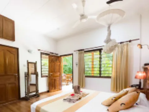 Cocotier du Rocher โรงแรมในลาดิกิว