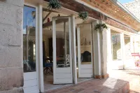 La Demeure Hotels in Lunel