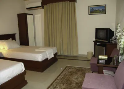Raj One Hotel Hotels near Main Abrar Fsd