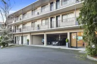 Grosvenor Court Apartments