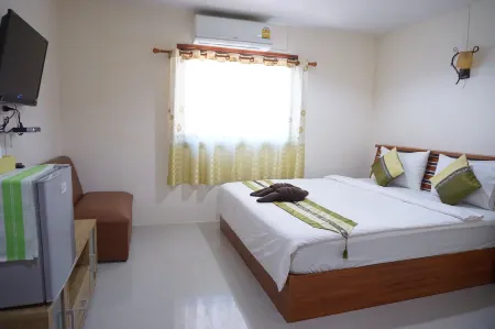 Ing Phu Resort Отели рядом с достопримечательностью «Wat Neramit Wipatsana»